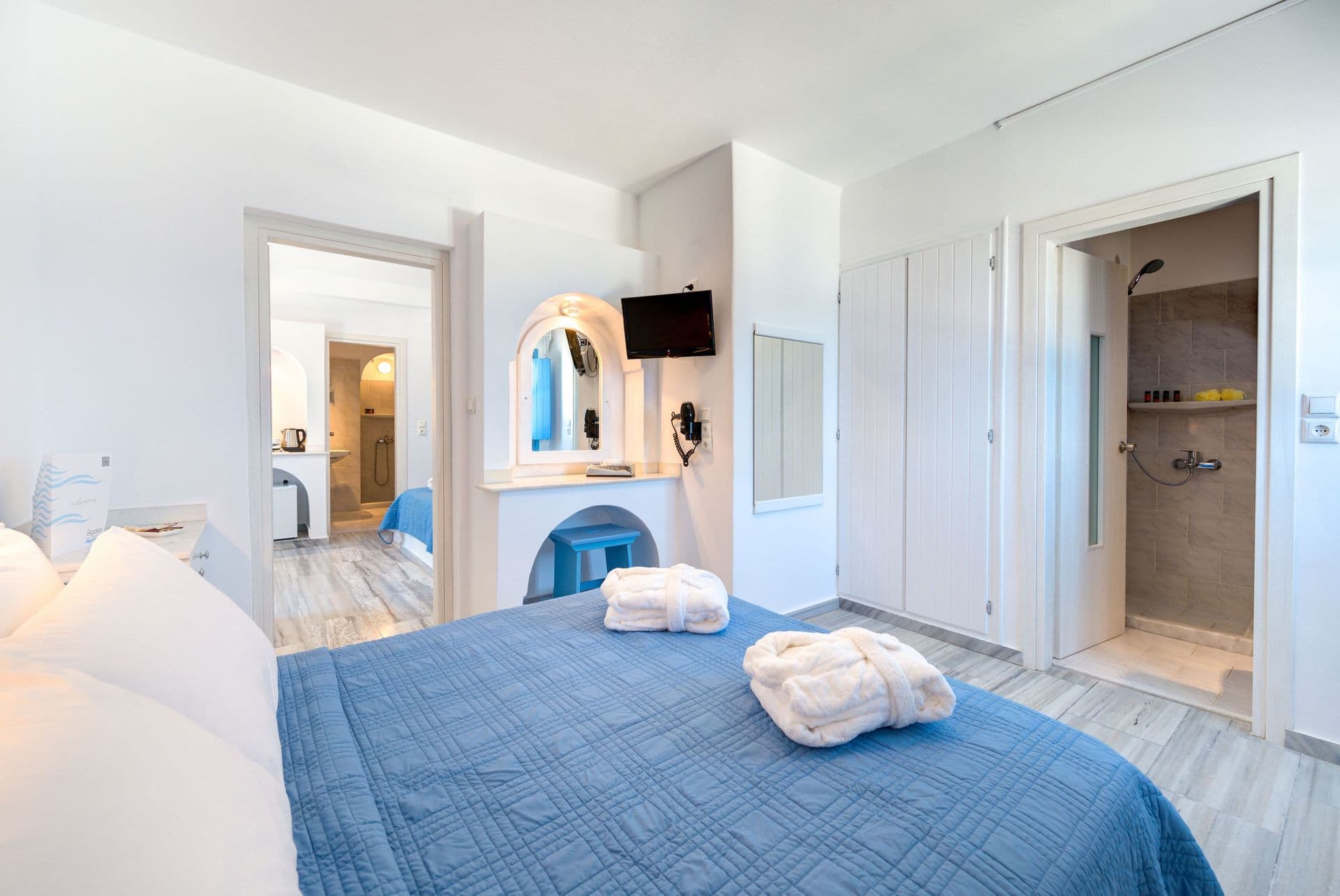 room-types-SIGALAS-SUITE-0.jpg