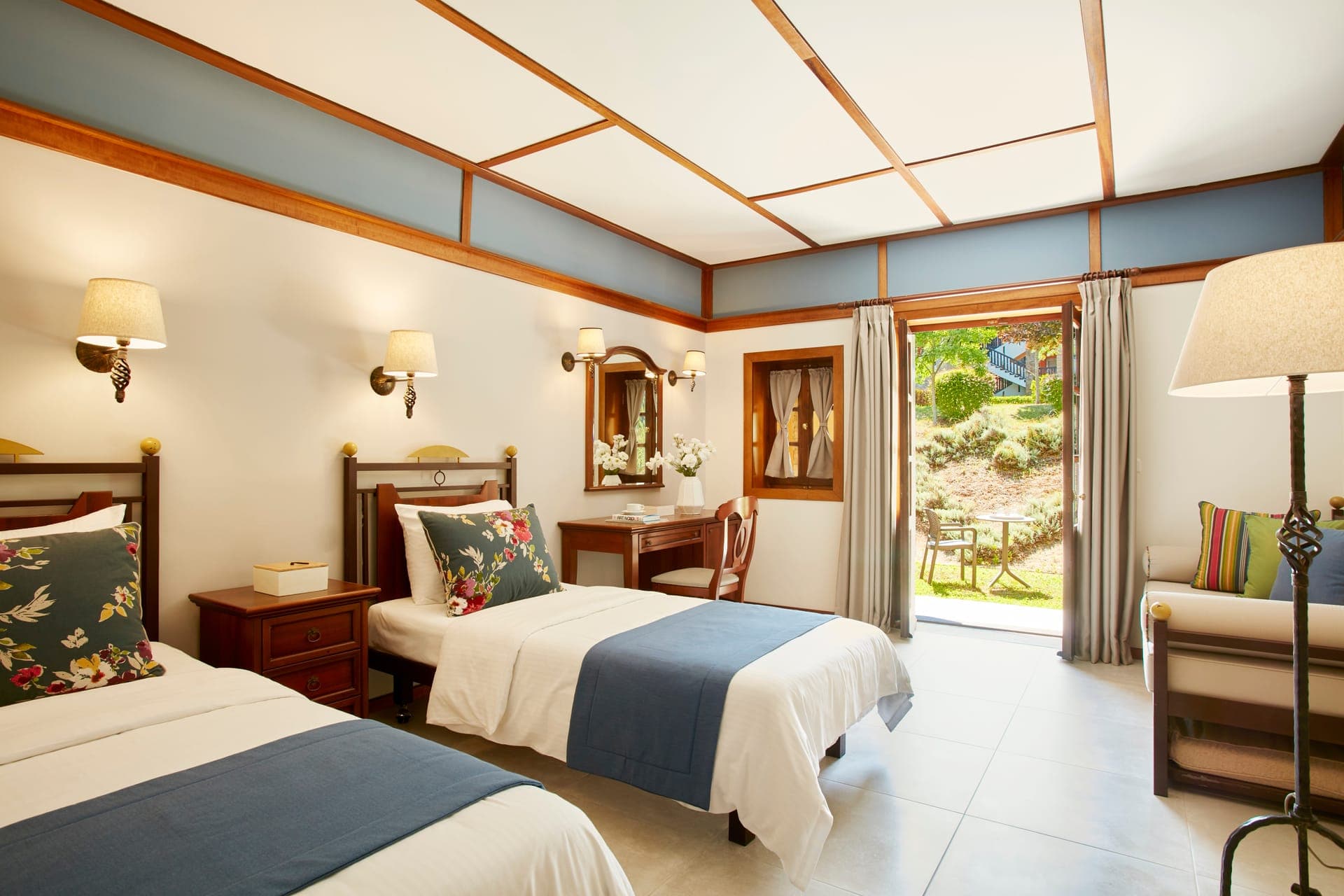 room-types-SIMANTRO-DBL-0.jpg