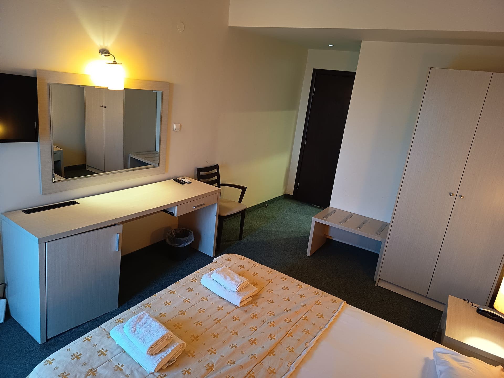 room-types-SKGASSEMBL-DBL-0.jpg