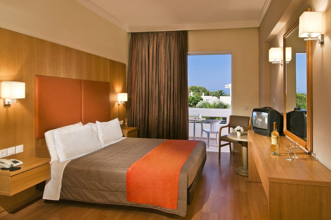 *Images are for illustrative purposes only. Actual room may vary.