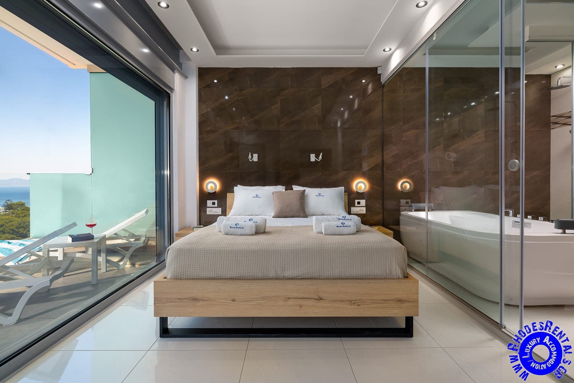 room-types-SKYLINER-1BEDB2-0.jpg