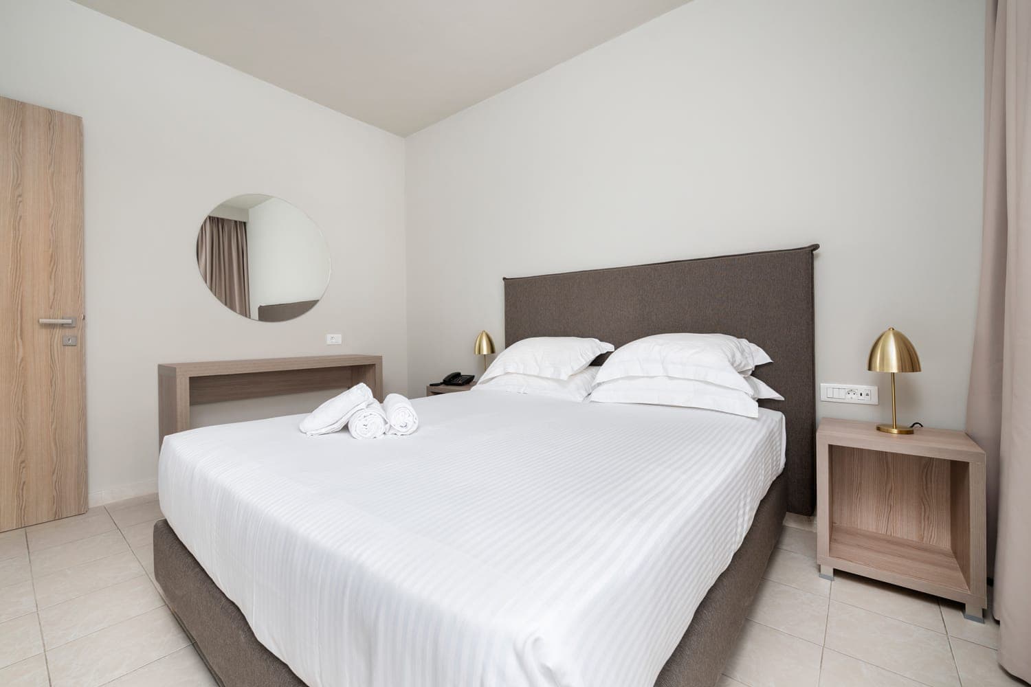 room-types-SMARAGDKOS-QUADR-0.jpg