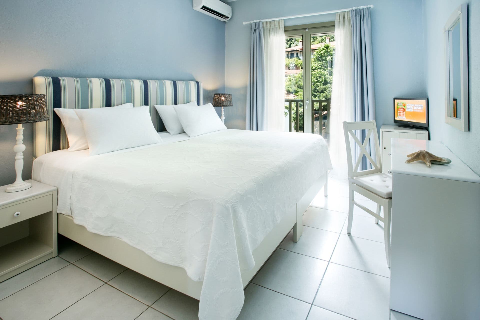 room-types-SOFOKLES-DBLMV-0.jpg