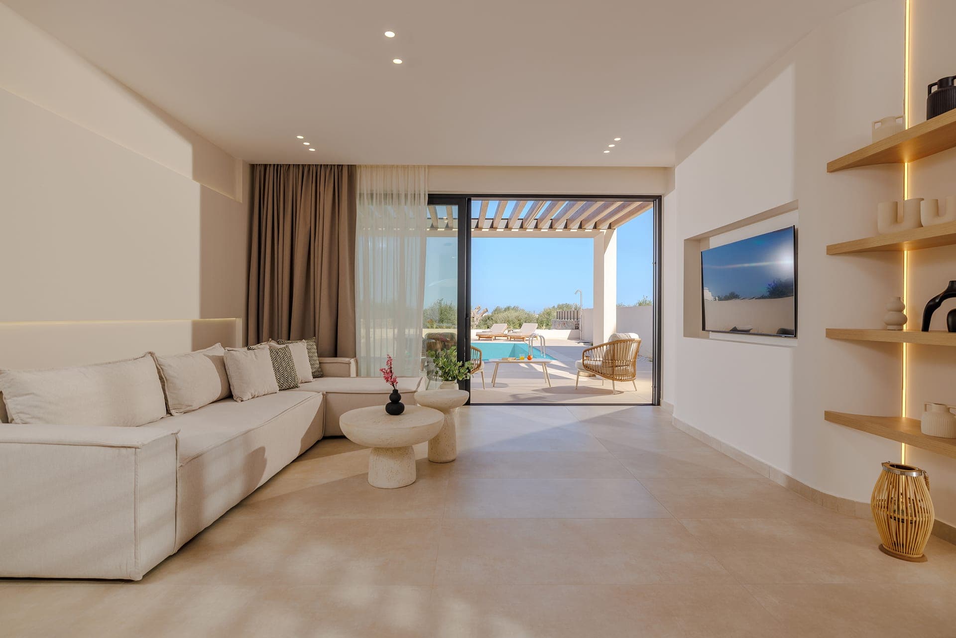 room-types-SOKRALOCO-VILLA3-0.jpg
