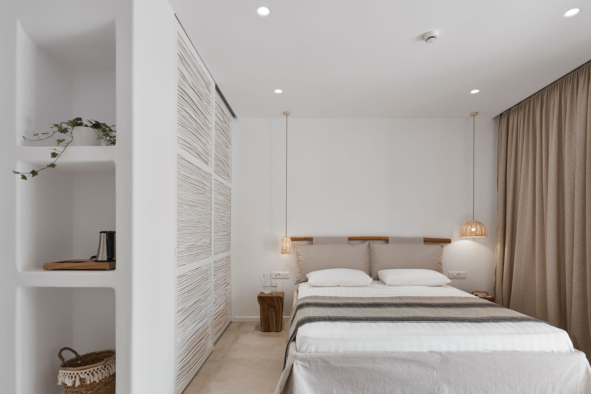 room-types-SOLIUM-DELX-0.jpg