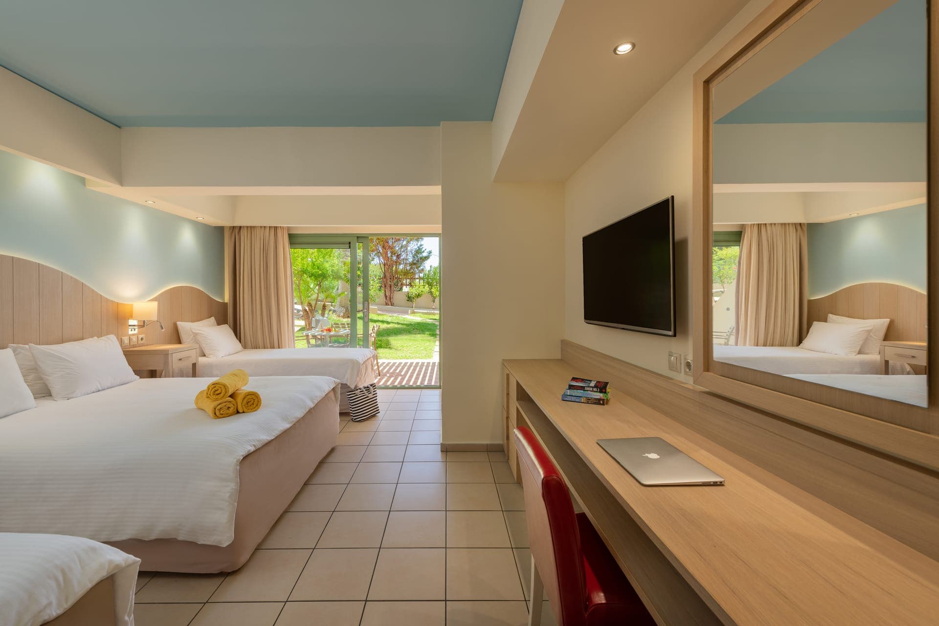 room-types-STARBEACH-FAM-0.jpg