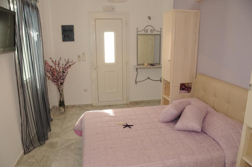 room-types-STARLIGHT-STDIO-0.jpg