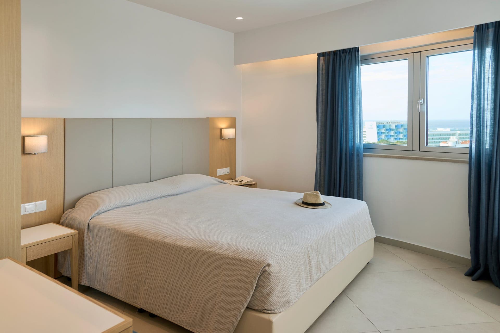 room-types-SUNOASIS-1BSV-0.jpg