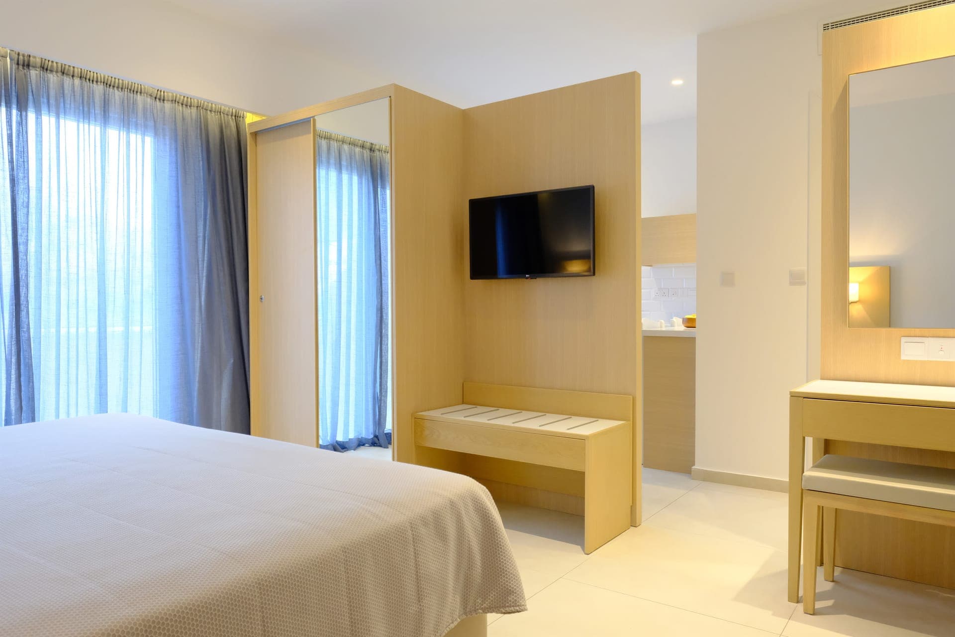room-types-SUNOASIS-SUSTSV-0.jpg