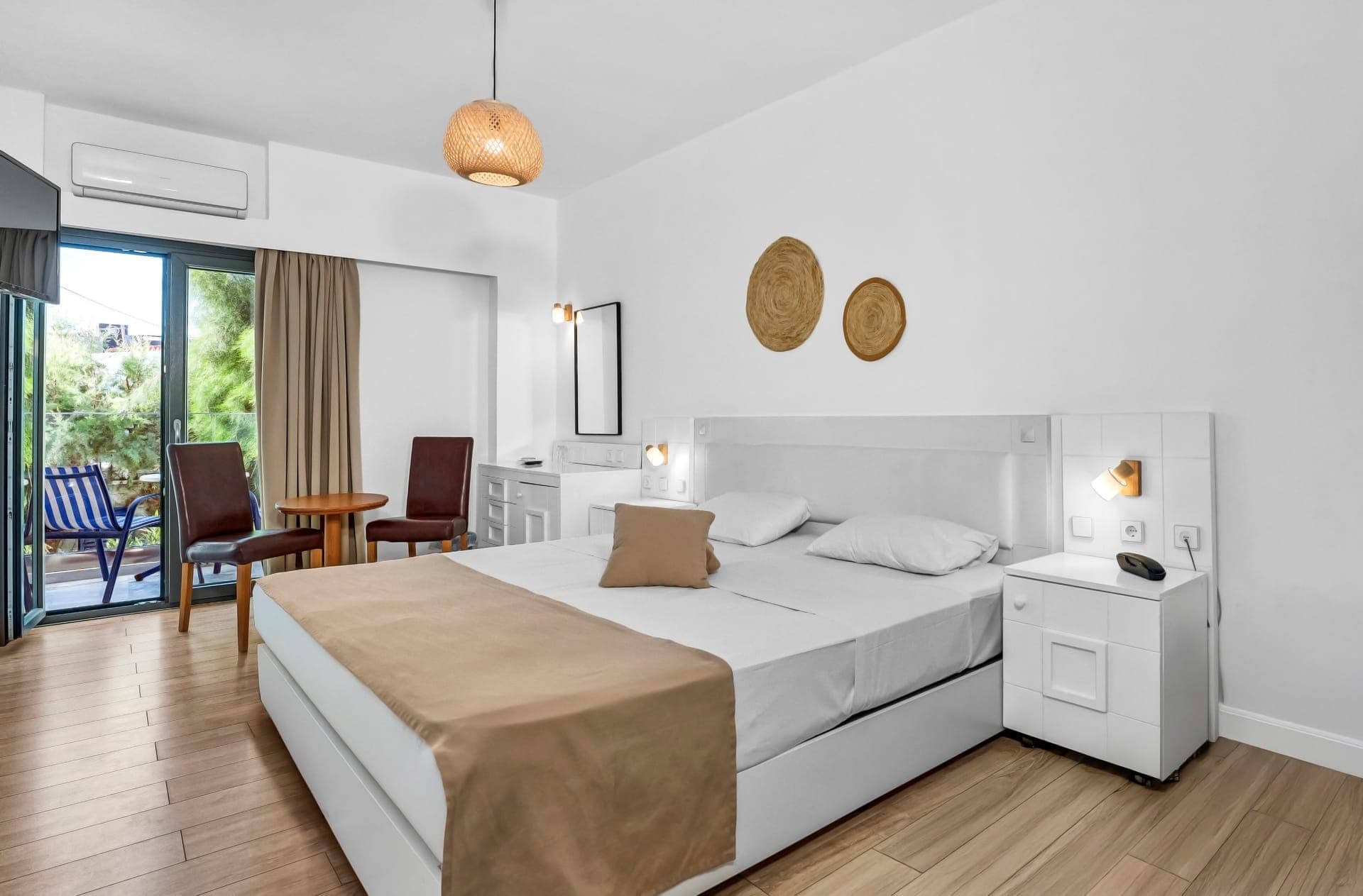 room-types-SUNSETBH-SUPGVD-0.jpg