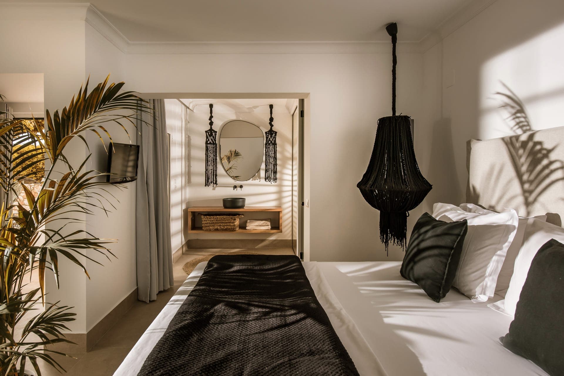room-types-SUNVM-DLX-0.jpg