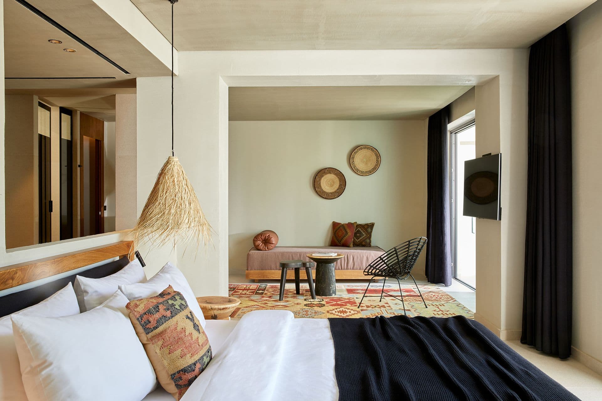 room-types-SYNTOPIA-SUITE-0.jpg
