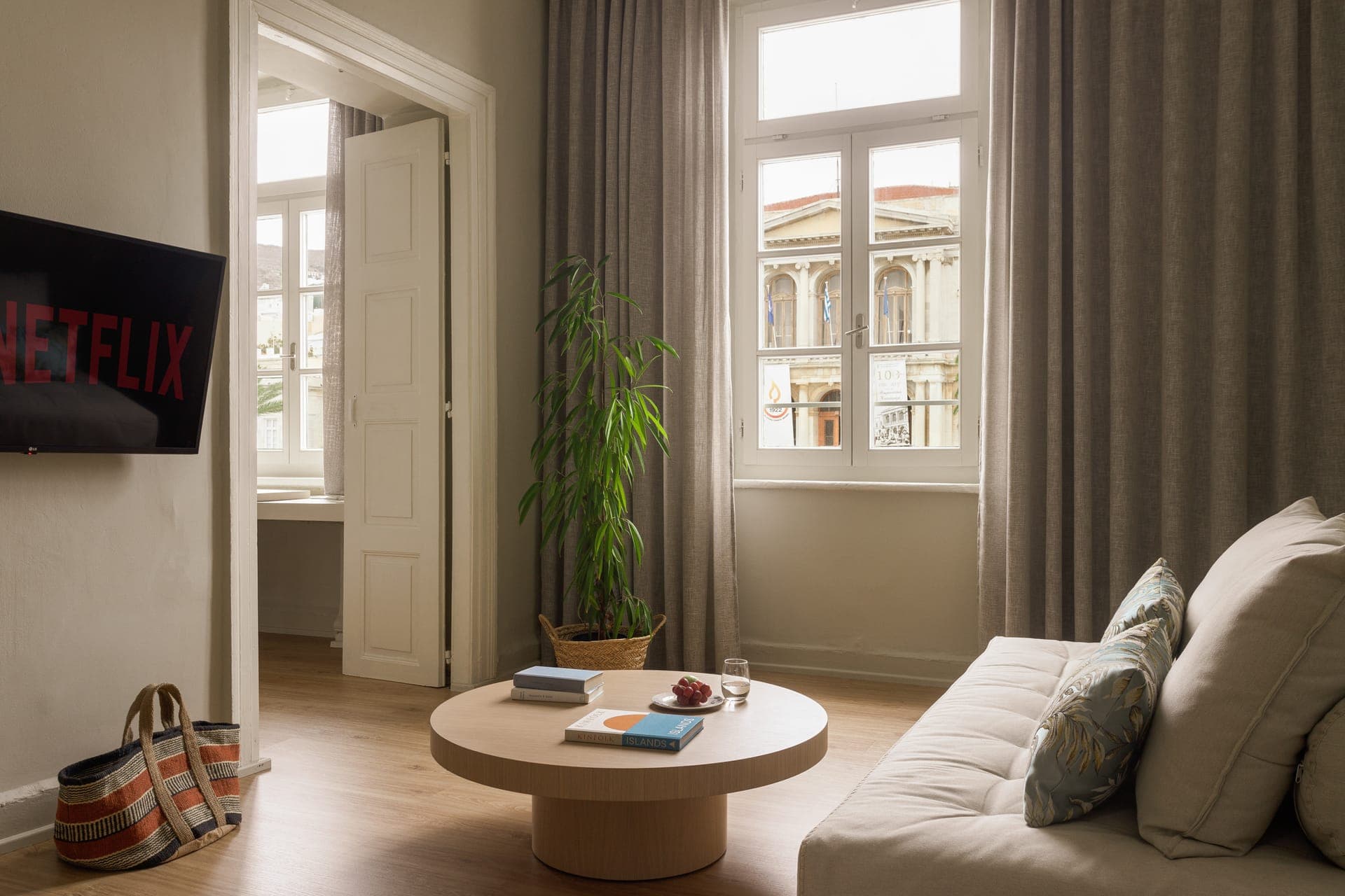 room-types-SYROSSOUL-SUIT64-0.jpg