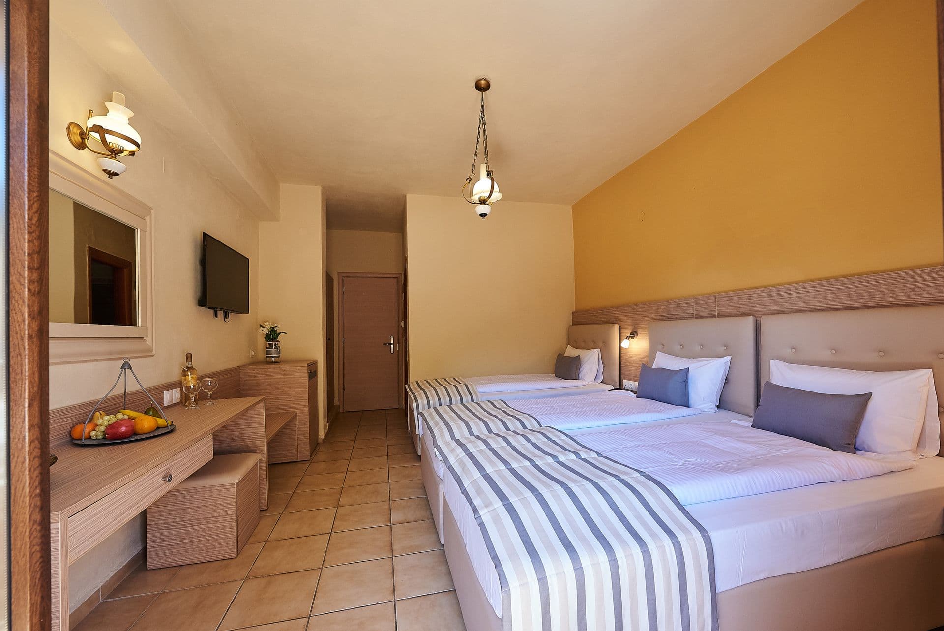 room-types-THALIACRE-TRIPLE-0.jpg