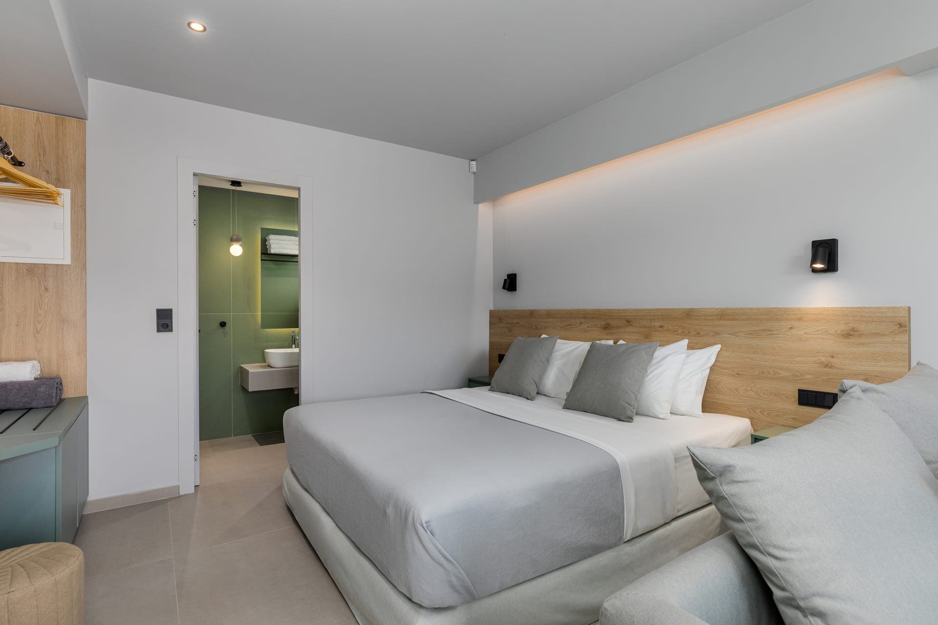 room-types-THE8SUITES-ELE-0.jpg