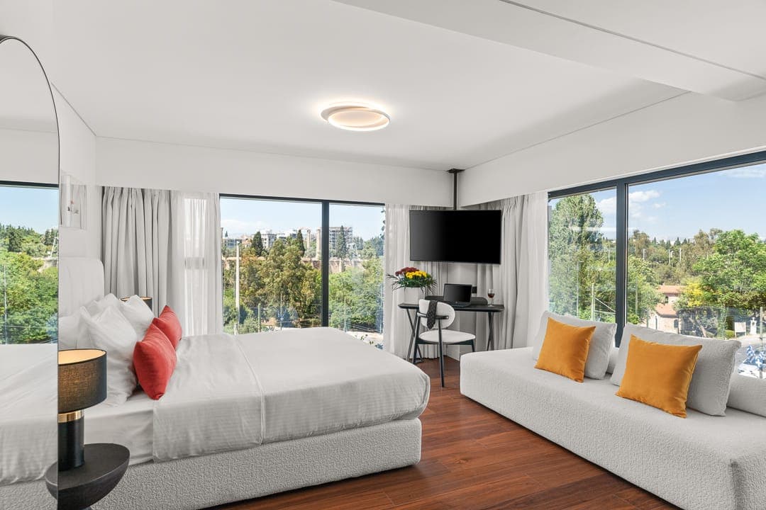 room-types-THEATHENA-DLXJS-0.jpg