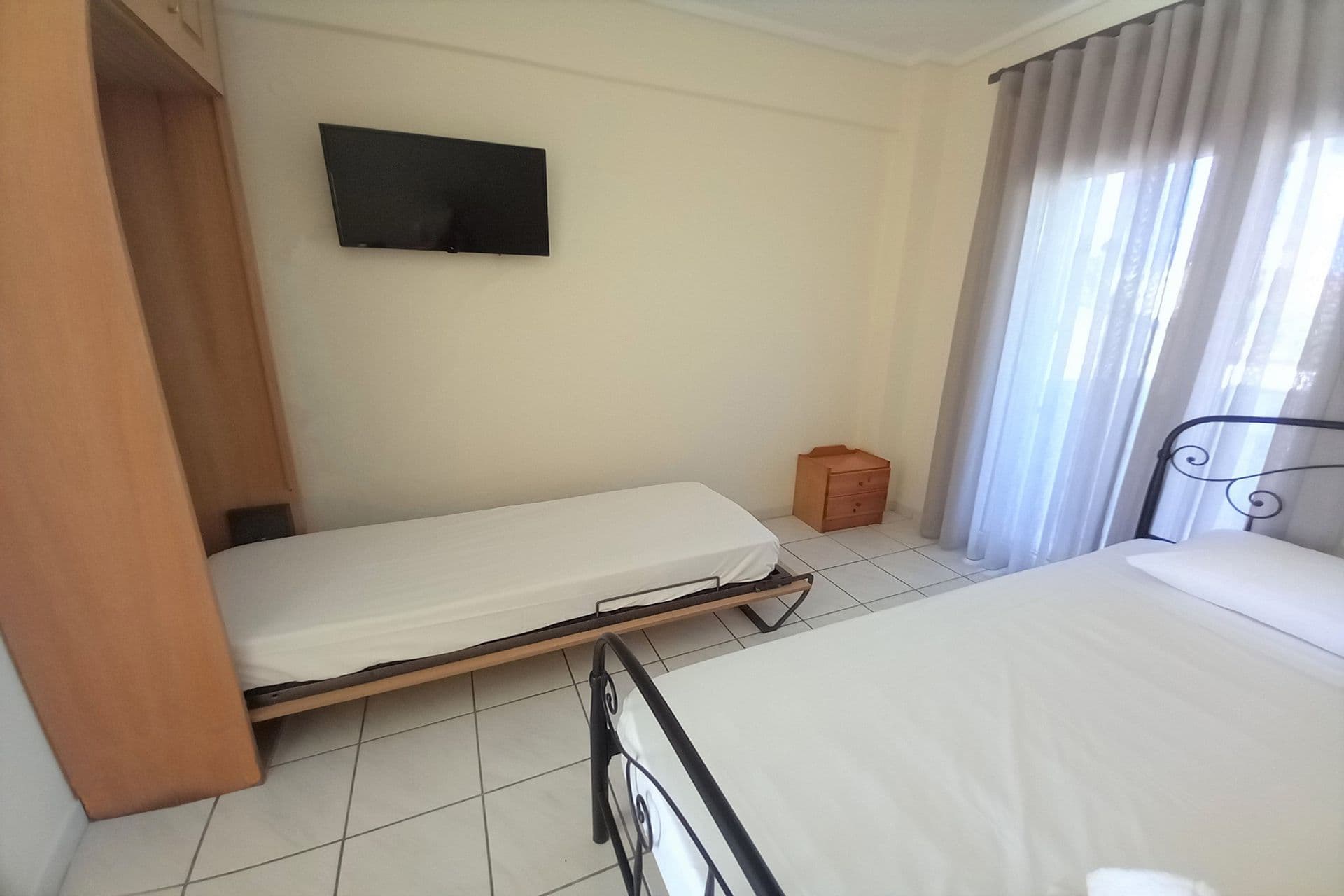 room-types-THEMELIS-TRIPLE-0.jpg