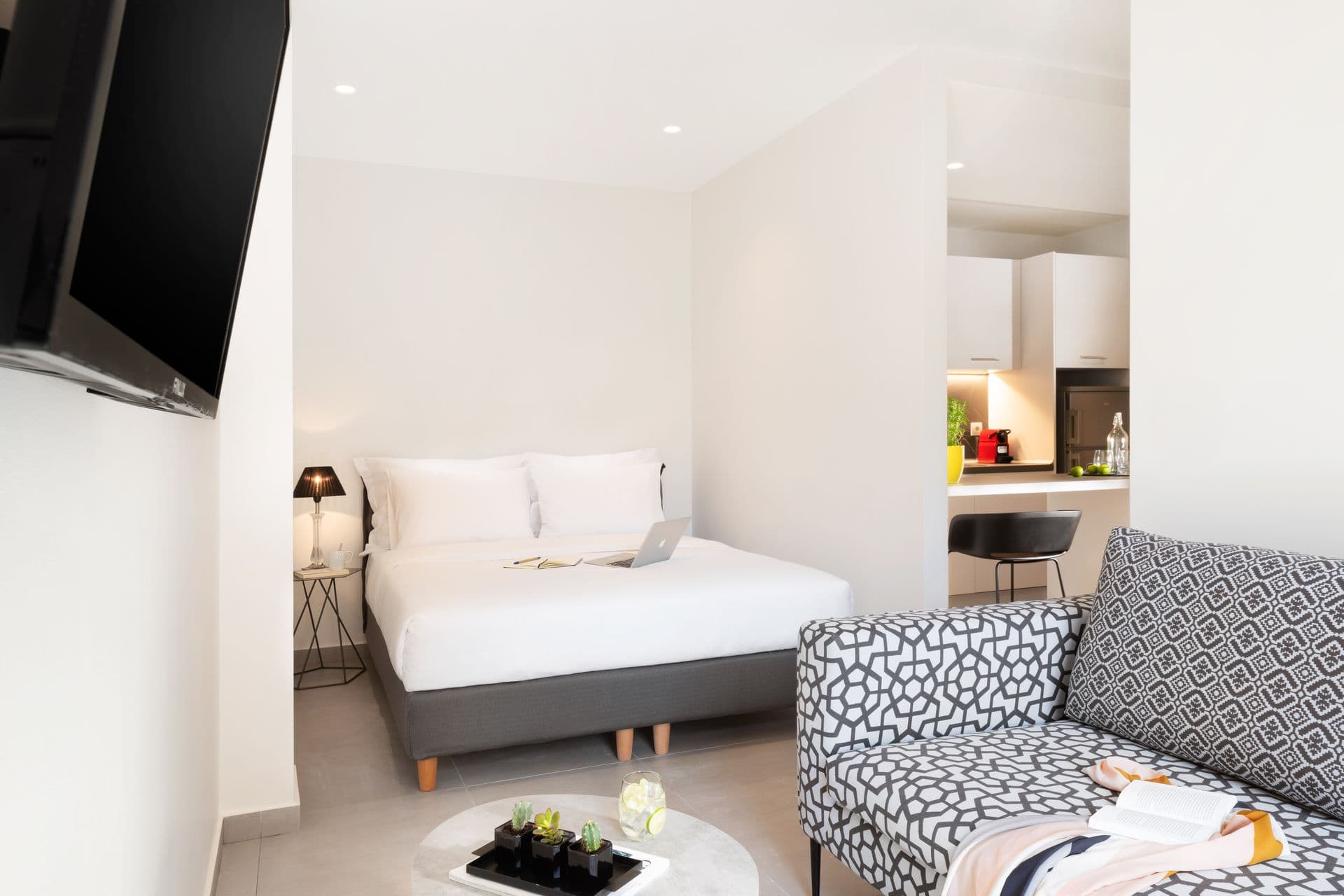 room-types-THESSRESID-DLXRSD-0.jpg