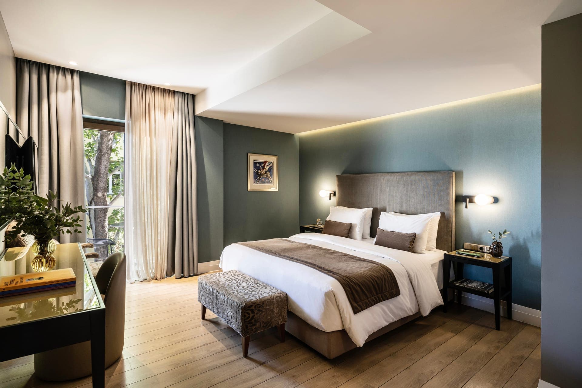 room-types-THEYHOTEL-DELUXE-0.jpg