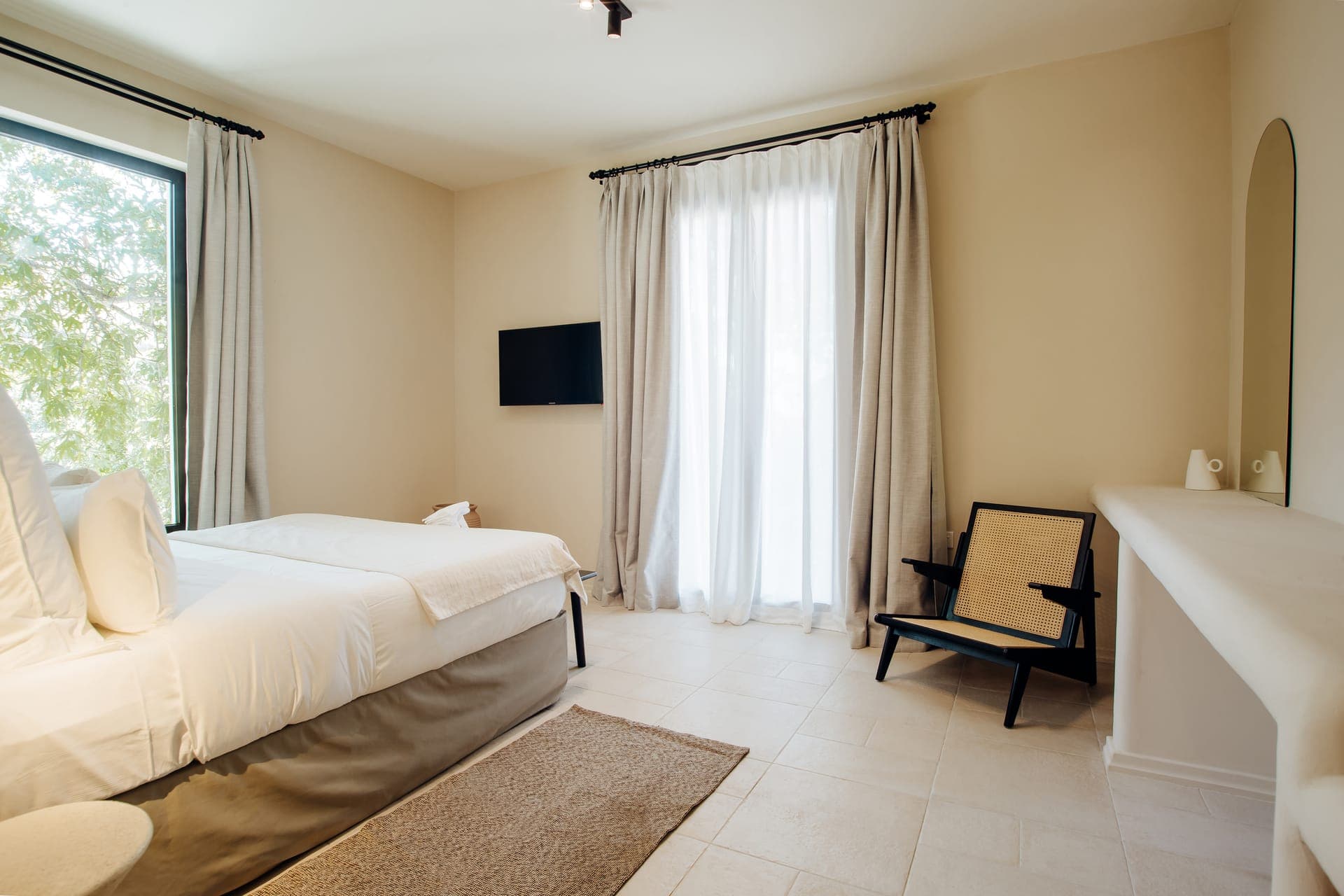 room-types-THYMISES-JNR-0.jpg