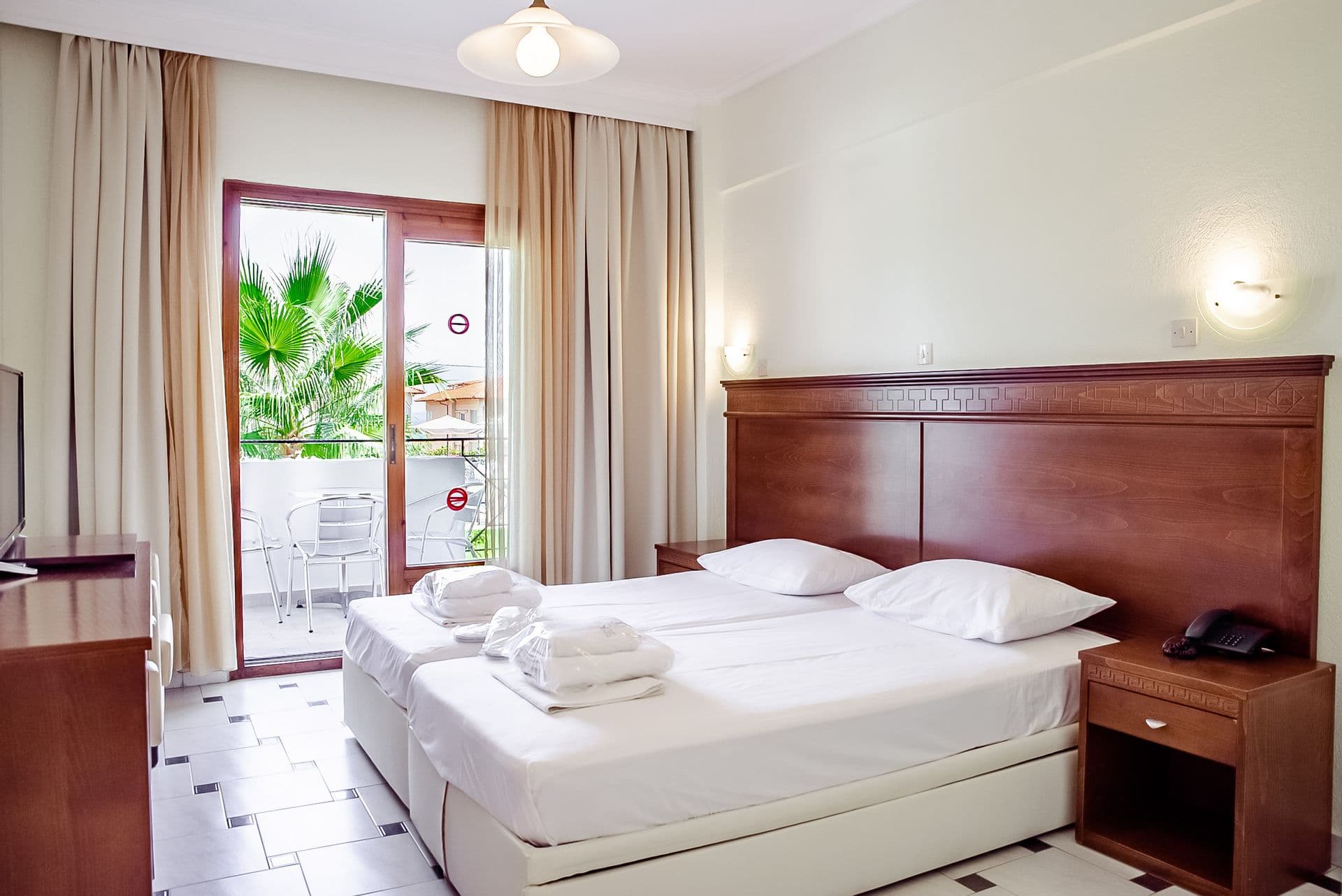 room-types-TRESOU-DBL-0.jpg