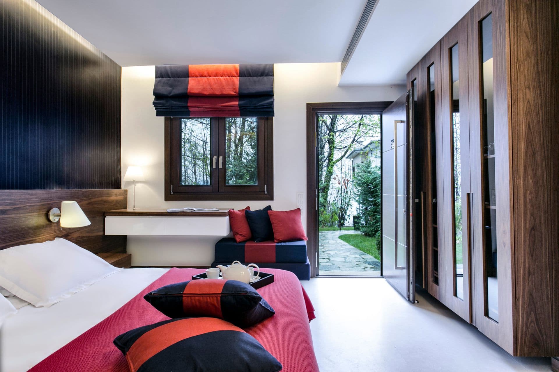 room-types-TWELVEMLR-STANDR-0.jpg
