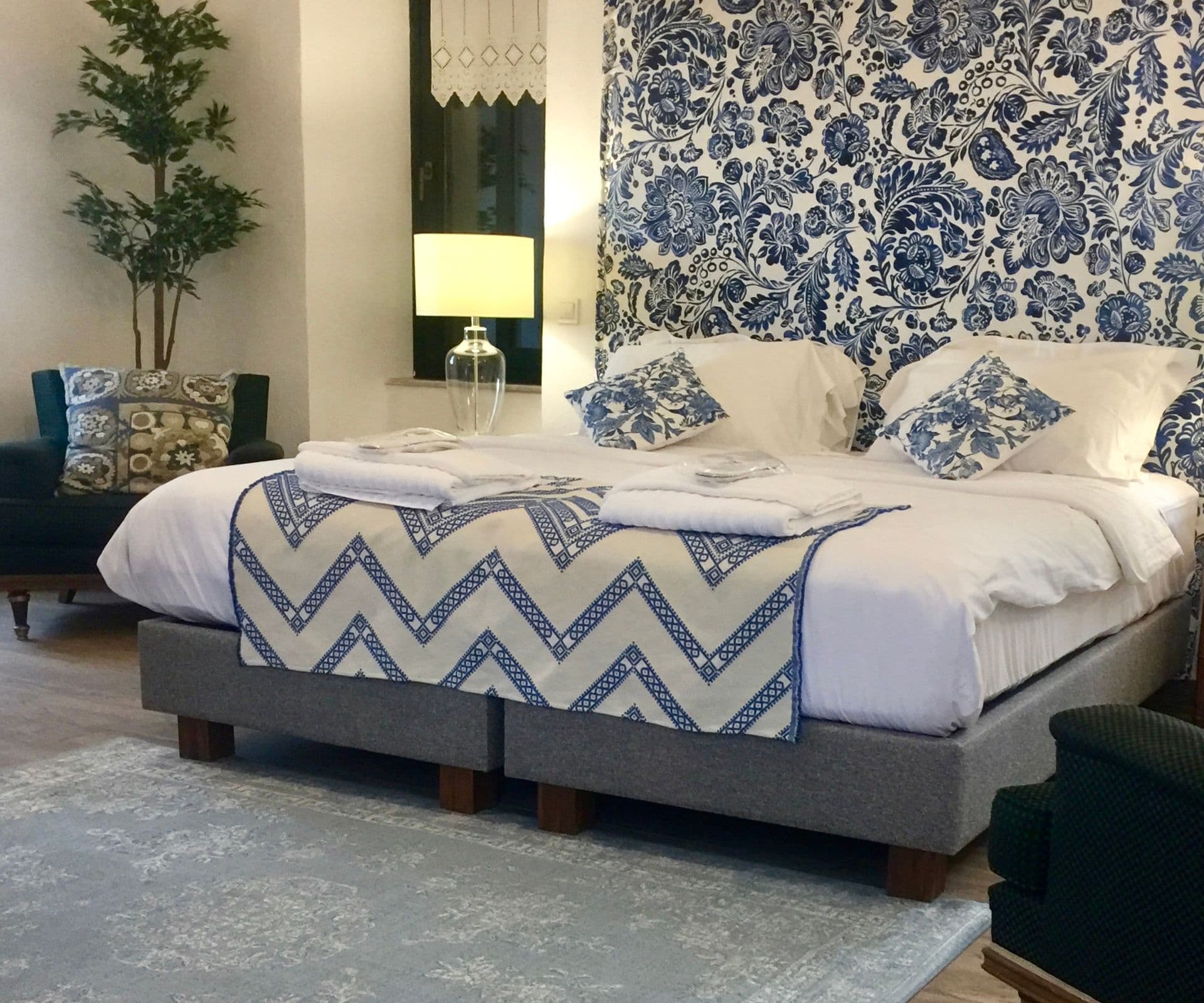 BLUE SUITE