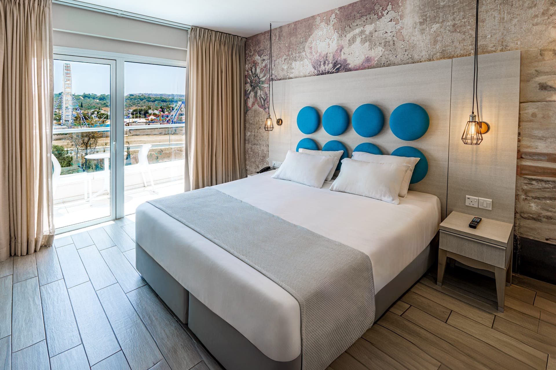 room-types-VANGHTLSUI-1BEDIN-0.jpg