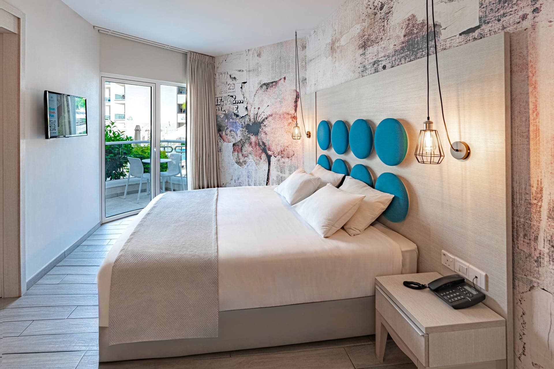 room-types-VANGHTLSUI-1BEDP-0.jpg