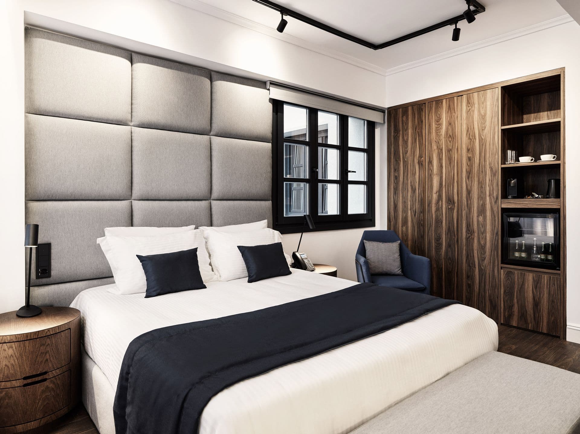 room-types-VANOROHOT-DBLDLX-0.jpg