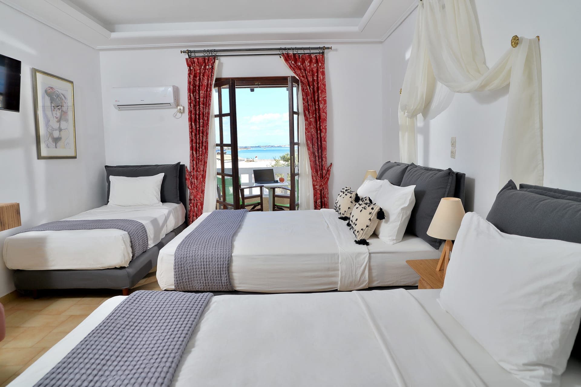 room-types-VASILARAS-FAMILY-0.jpg