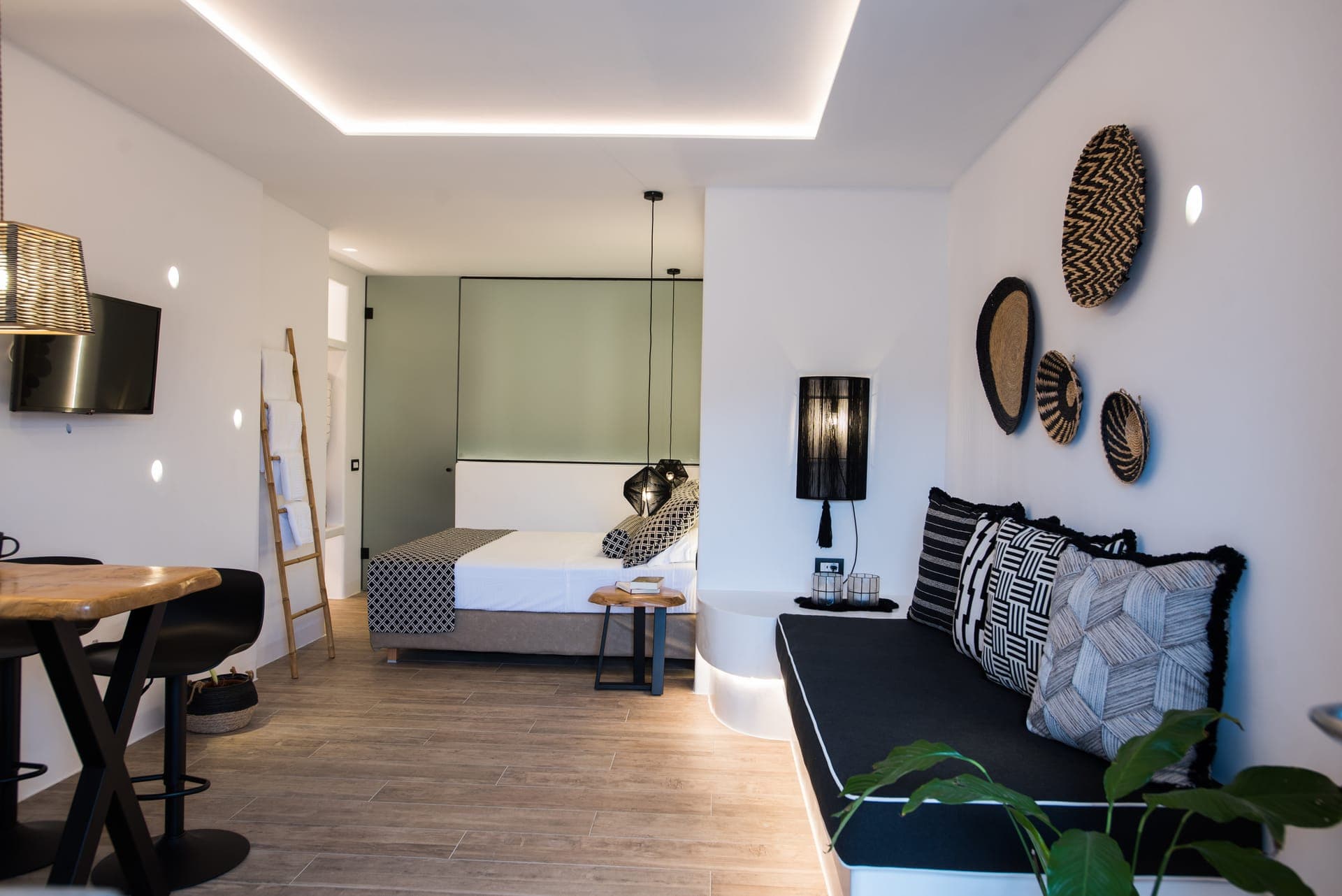 room-types-VENIA-DLXSTU-0.jpg