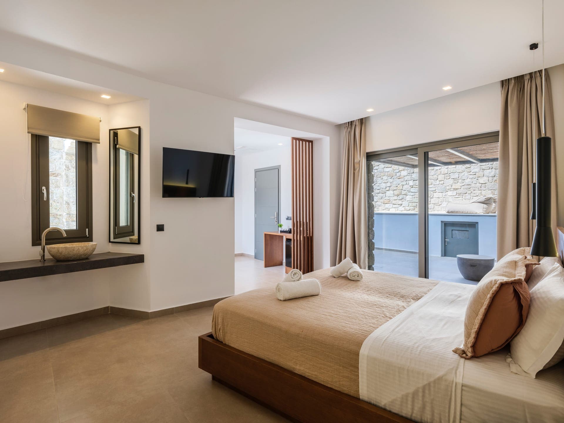 room-types-VILLAEVI-BACKYA-0.jpg