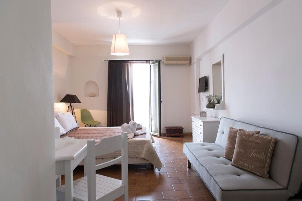 room-types-VILLAFIAM-DLX-0.jpg