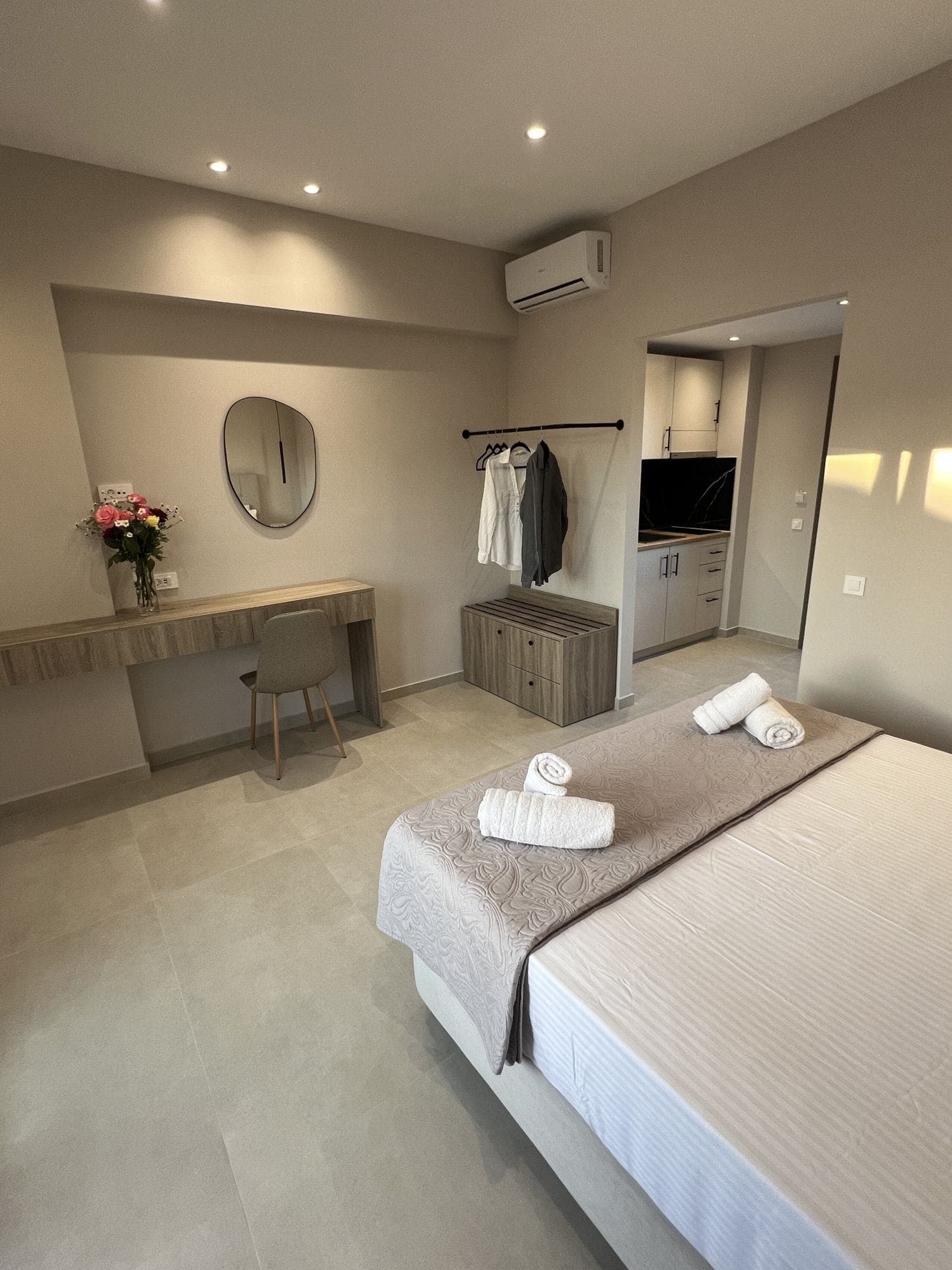 room-types-VILLAG-DLXDR-0.jpg