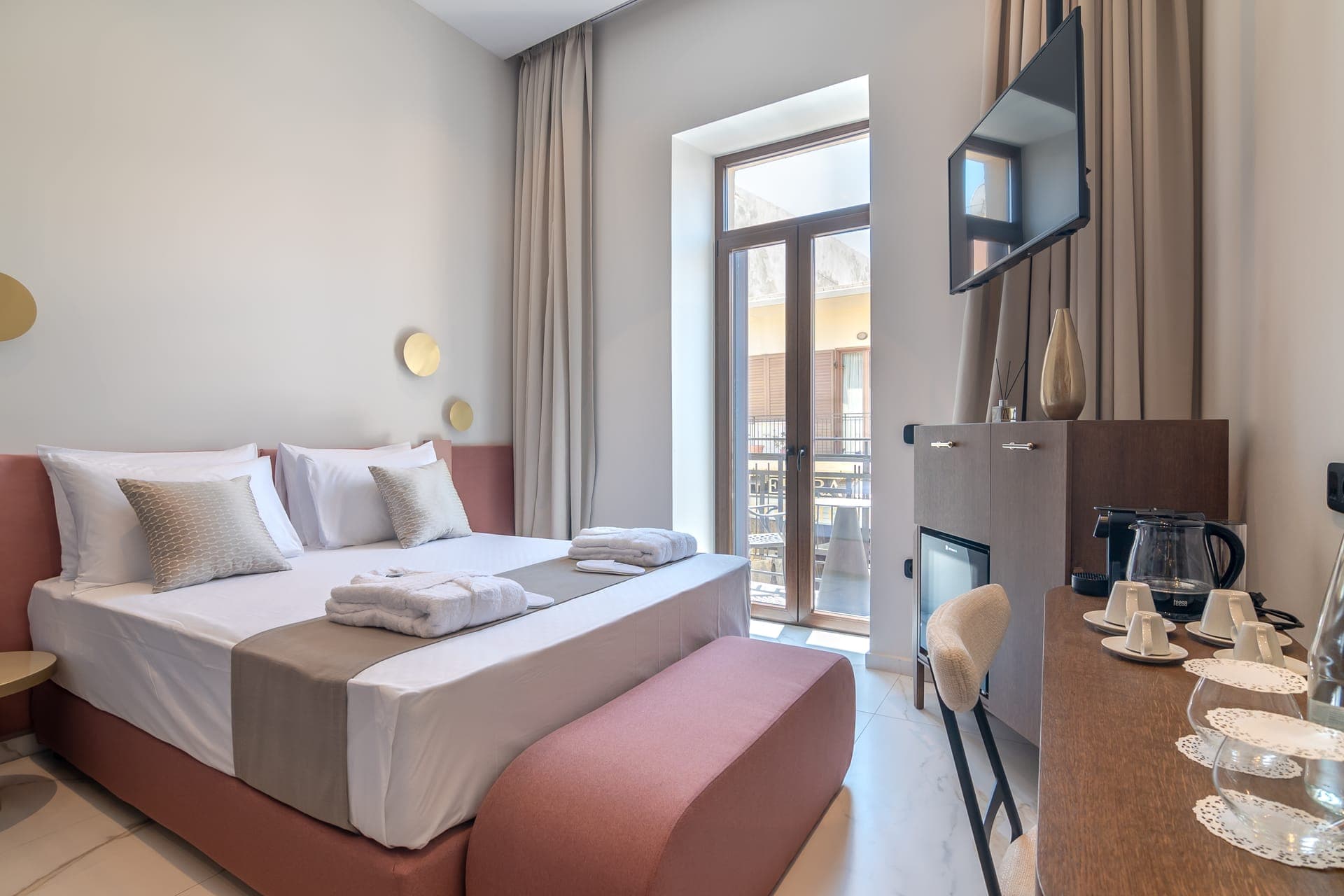room-types-VILLALEFKO-SUP-0.jpg