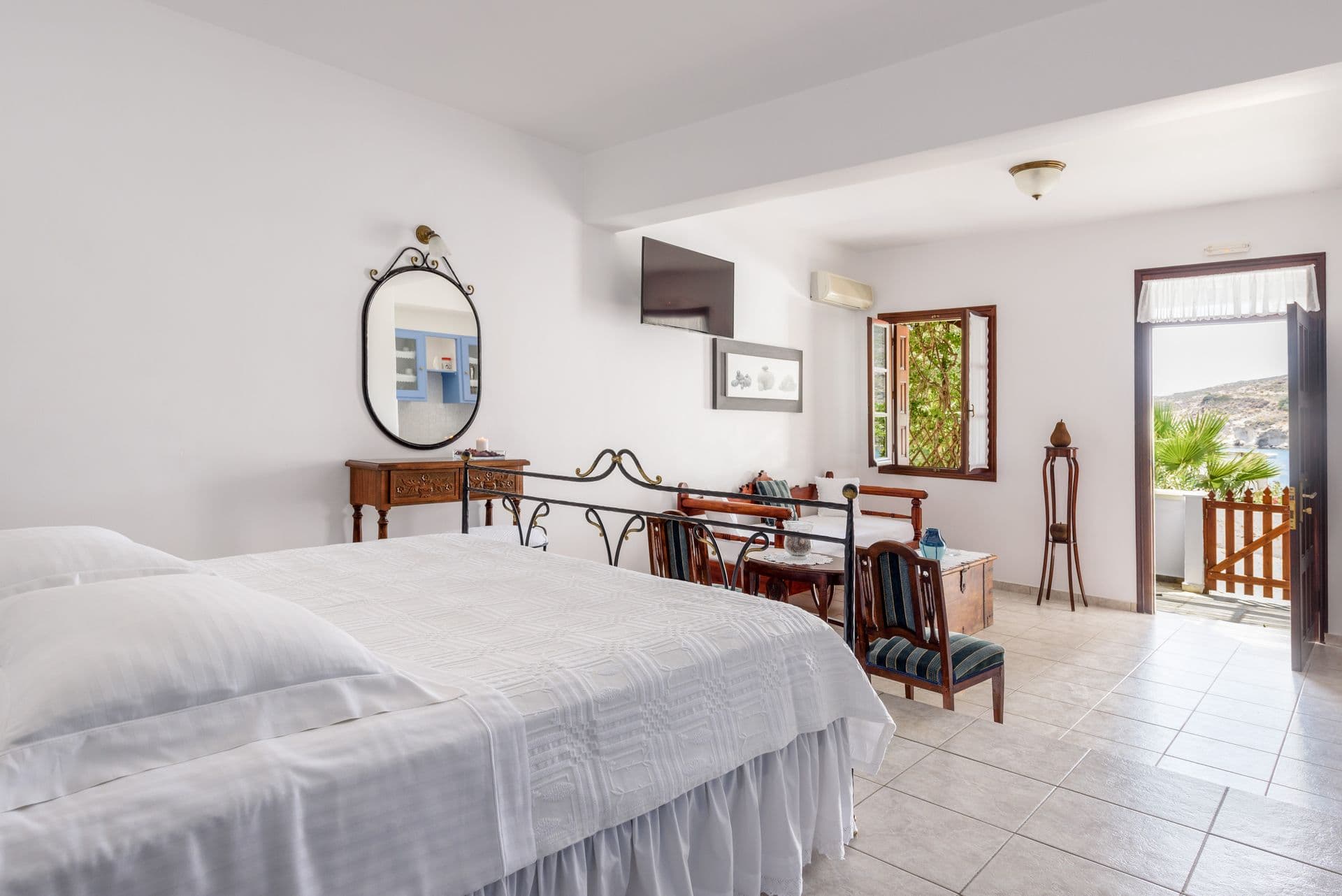 room-types-VILLANOTOS-JUNIOR-0.jpg