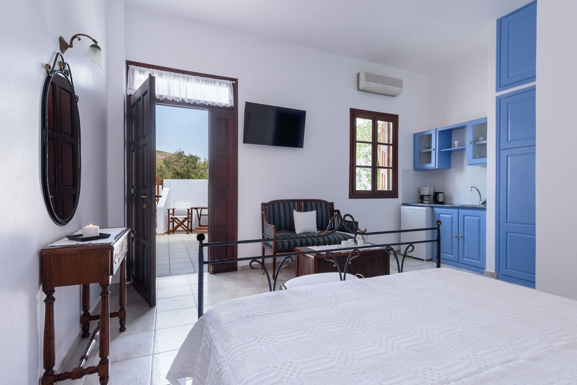 room-types-VILLANOTOS-STD2-0.jpg