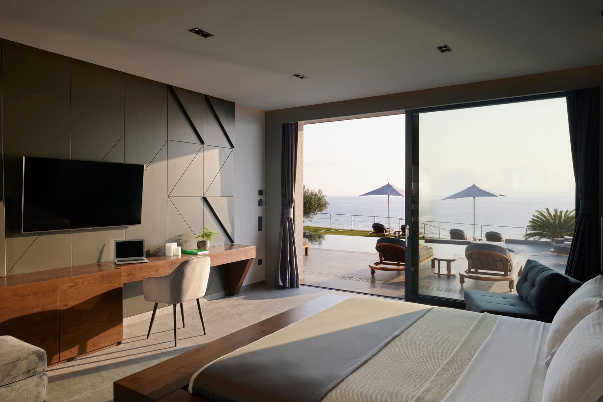 room-types-VILLAOMNIA-SUITE5-0.jpg