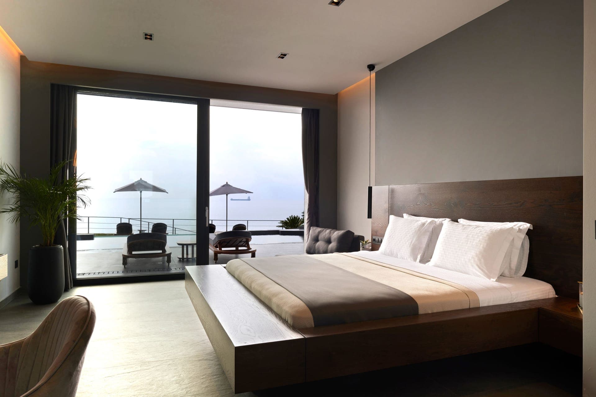 room-types-VILLAOMNIA-SUITE6-0.jpg