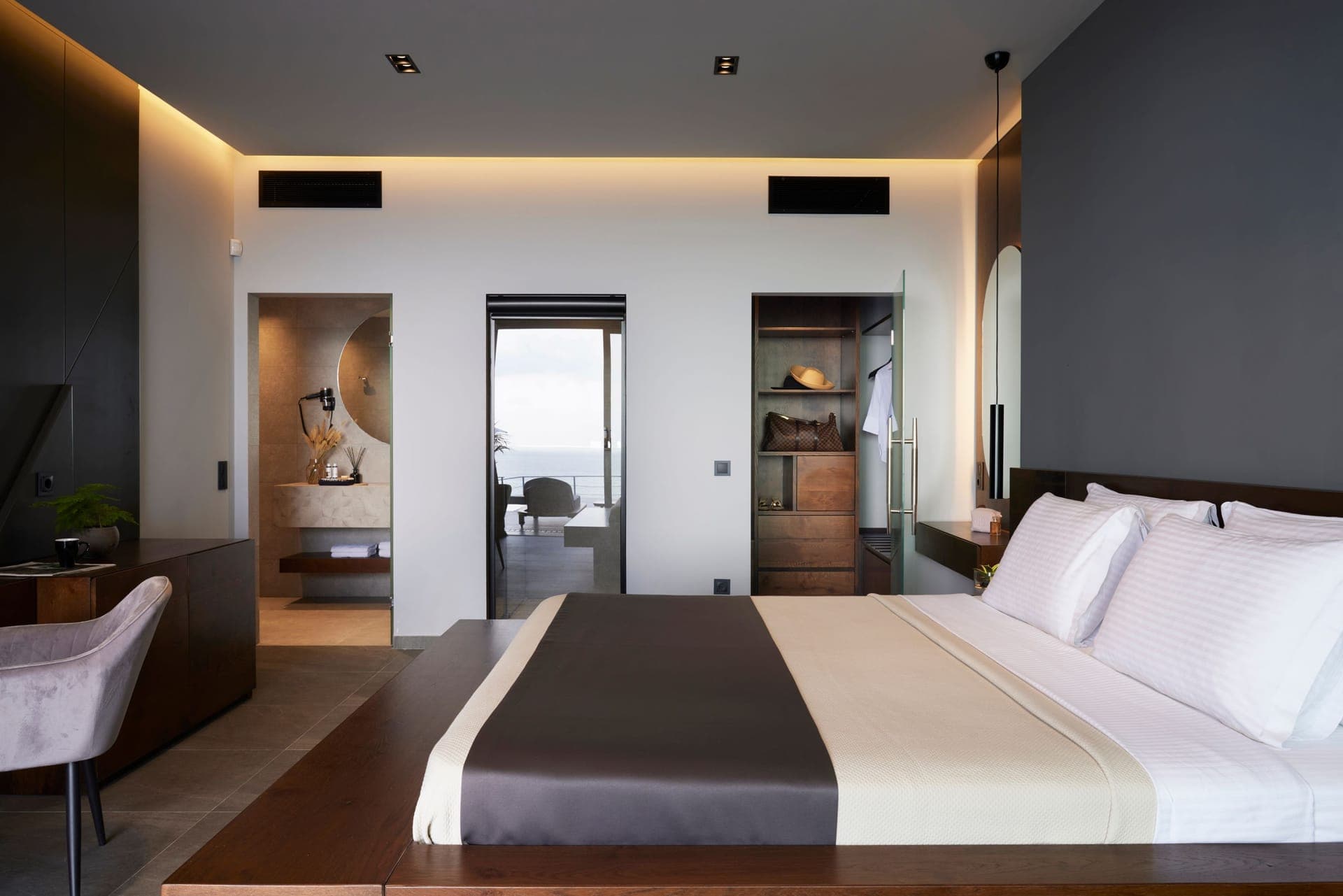 room-types-VILLAOMNIA-SUITE7-0.jpg