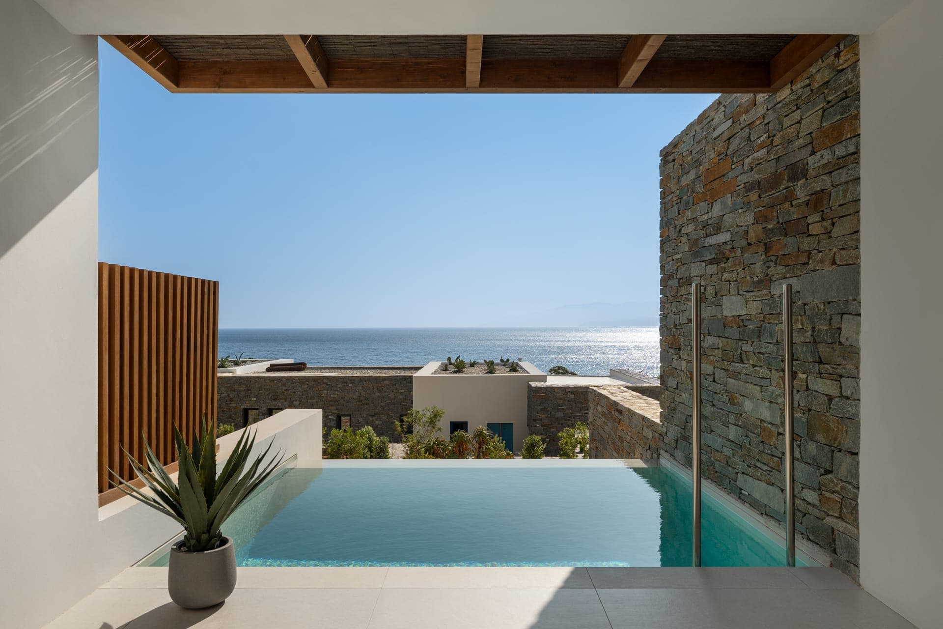 room-types-VIONEPAROS-POOLJS-0.jpg