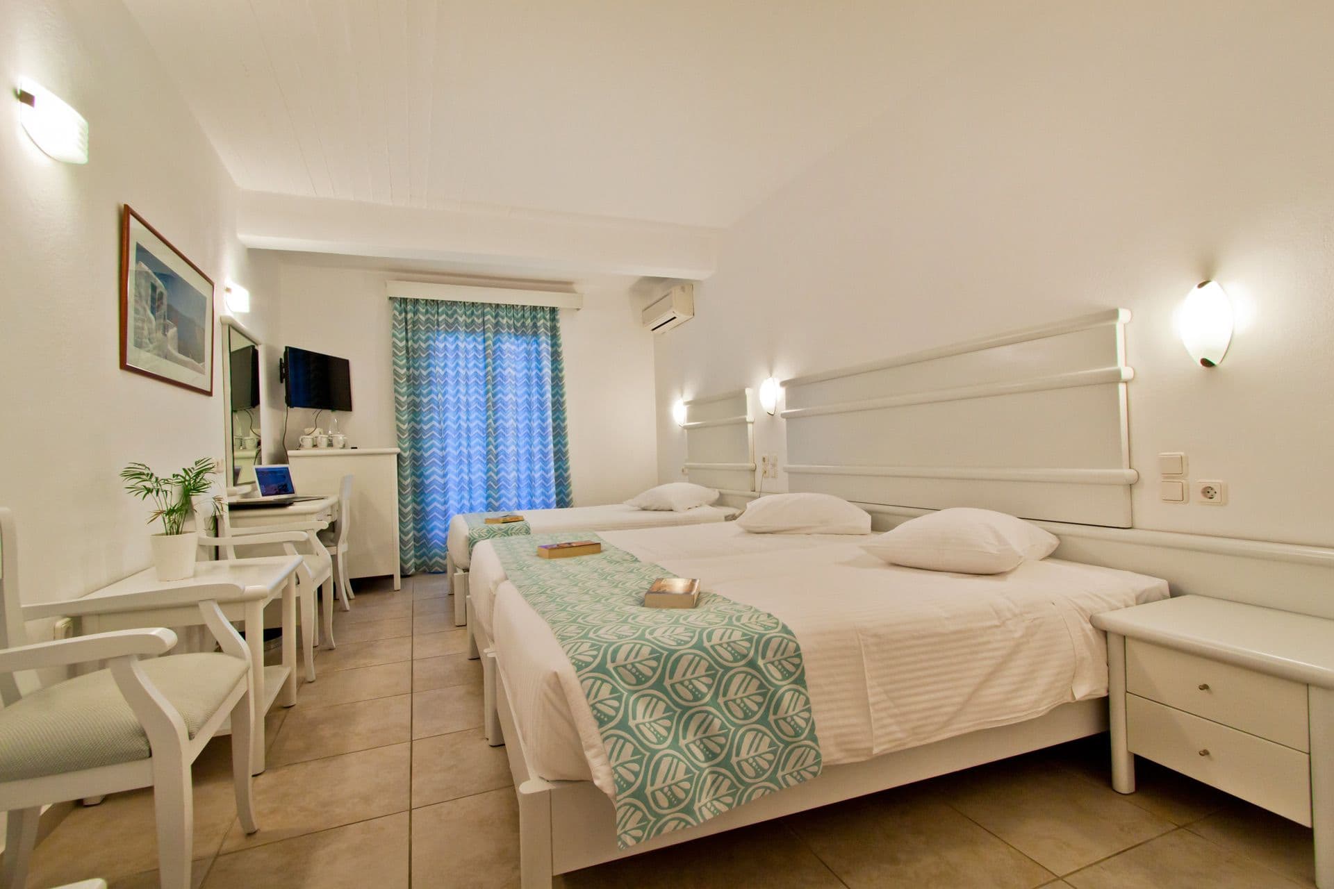 room-types-YIANNAKI-TRIPLE-0.jpg