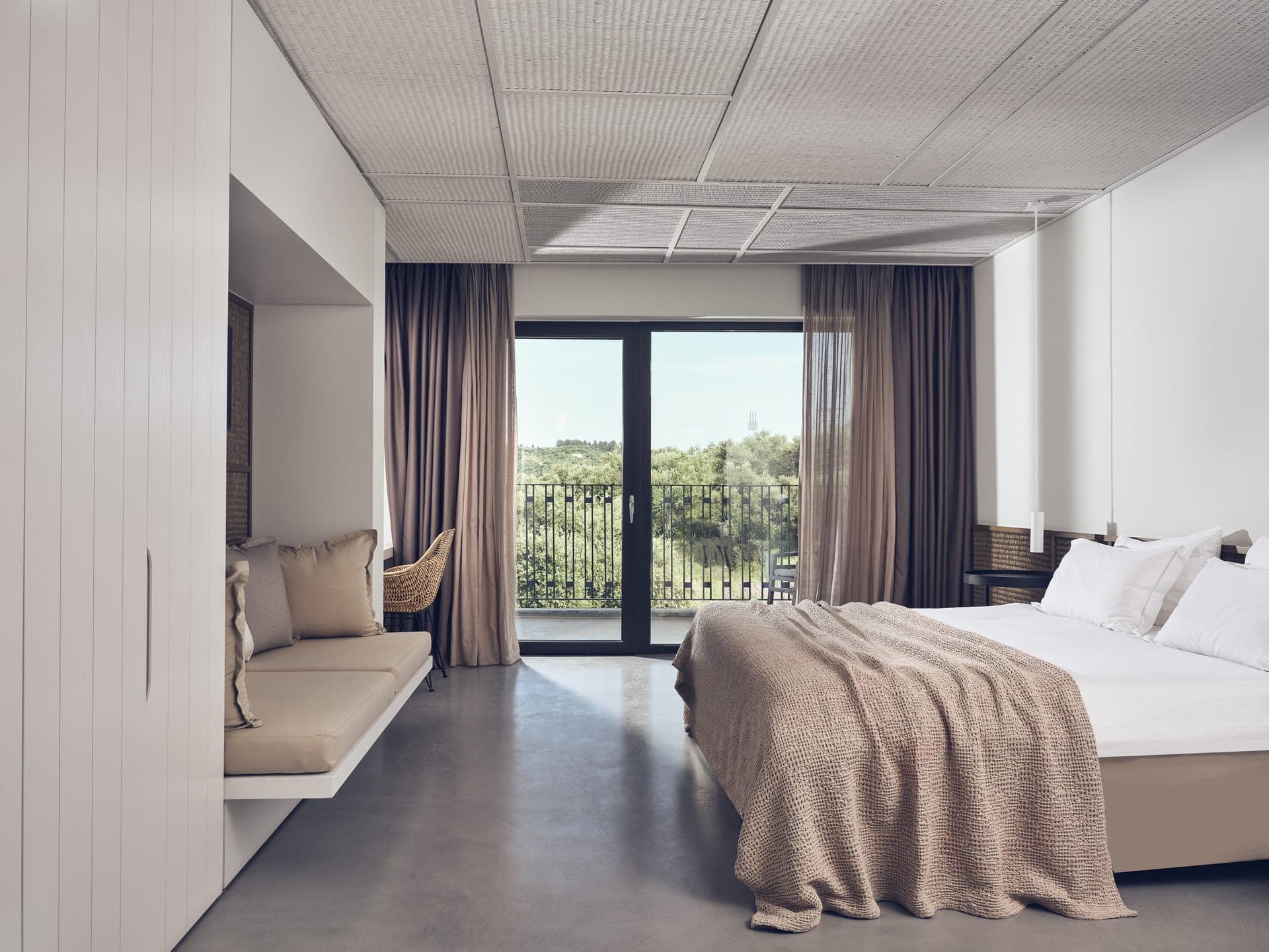 room-types-ZANTEMARIS-DLXSUI-0.jpg