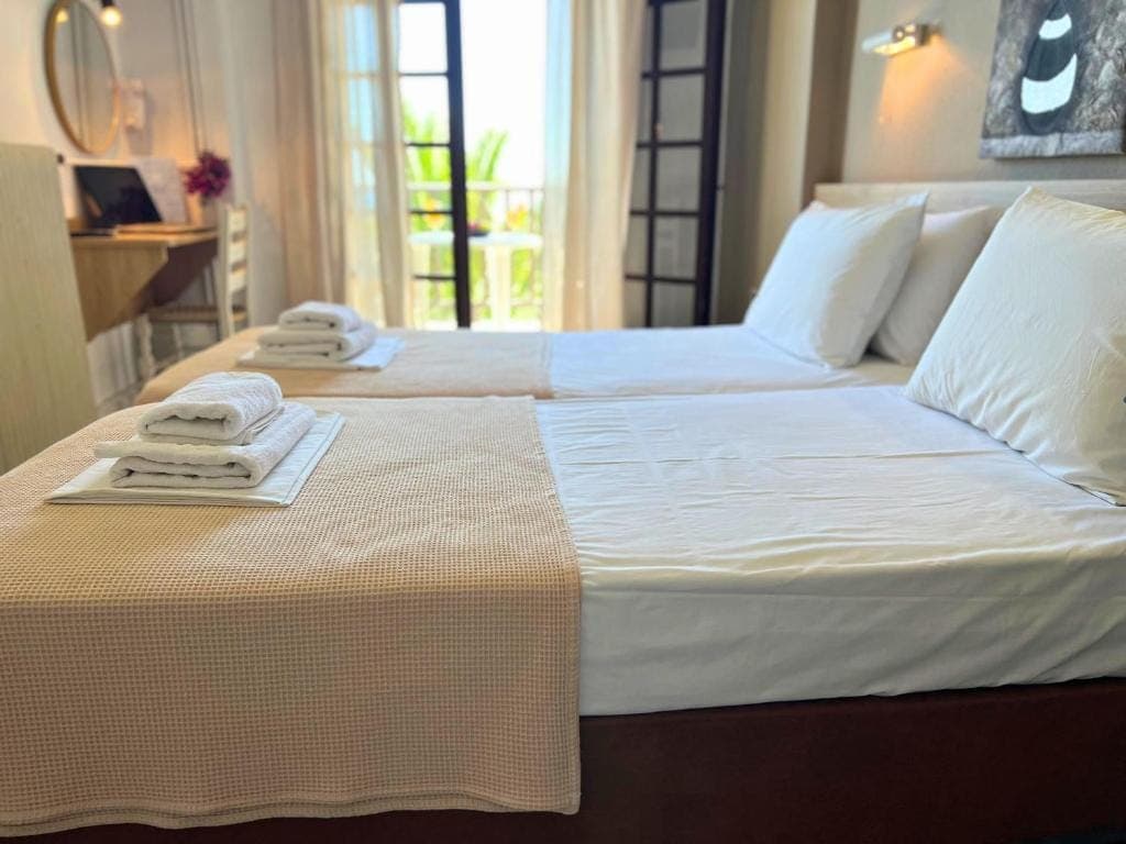 room-types-ZEFIROSHOT-APRTGV-0.jpg