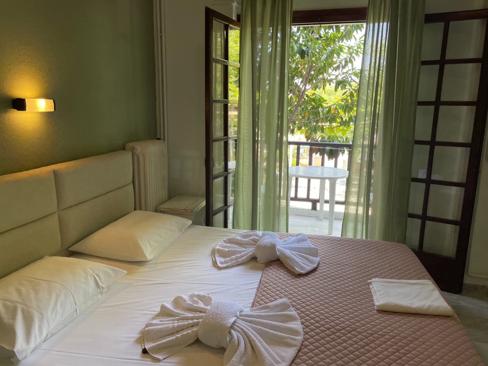 room-types-ZEFIROSHOT-DBLGV-0.jpg