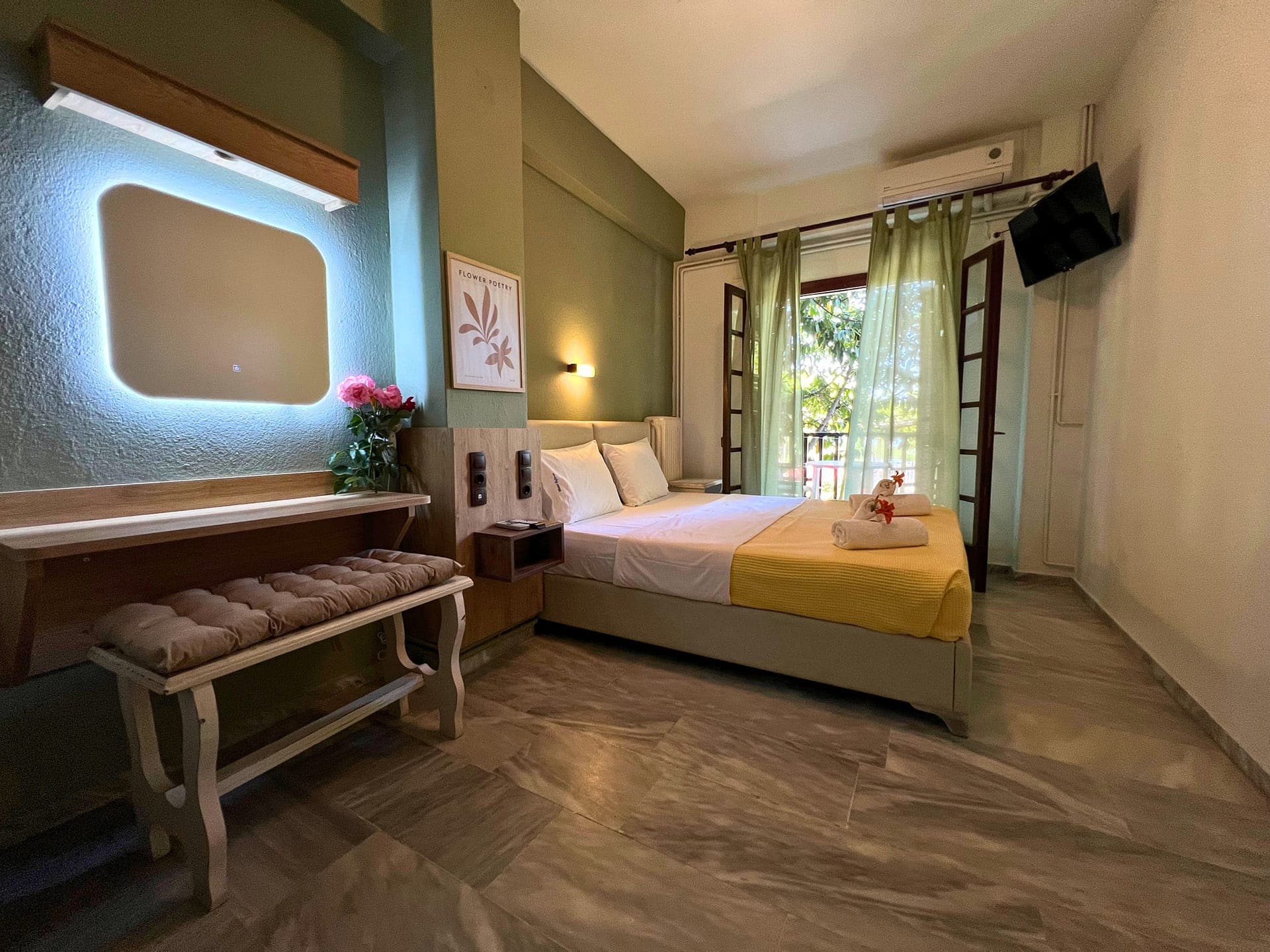 room-types-ZEFIROSHOT-SUPGV-0.jpg