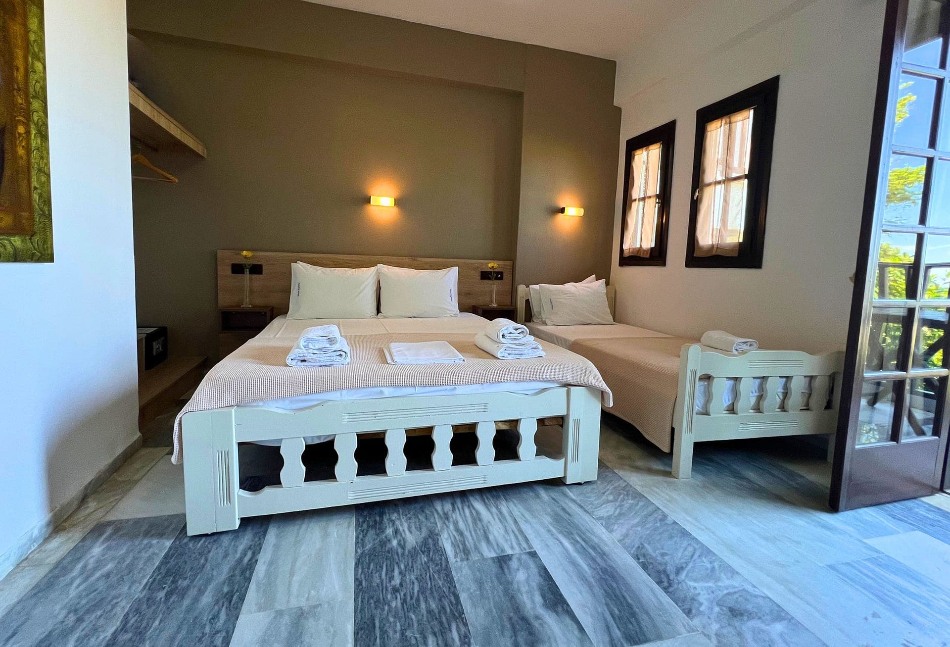 room-types-ZEFIROSHOT-SUPTRP-0.jpg