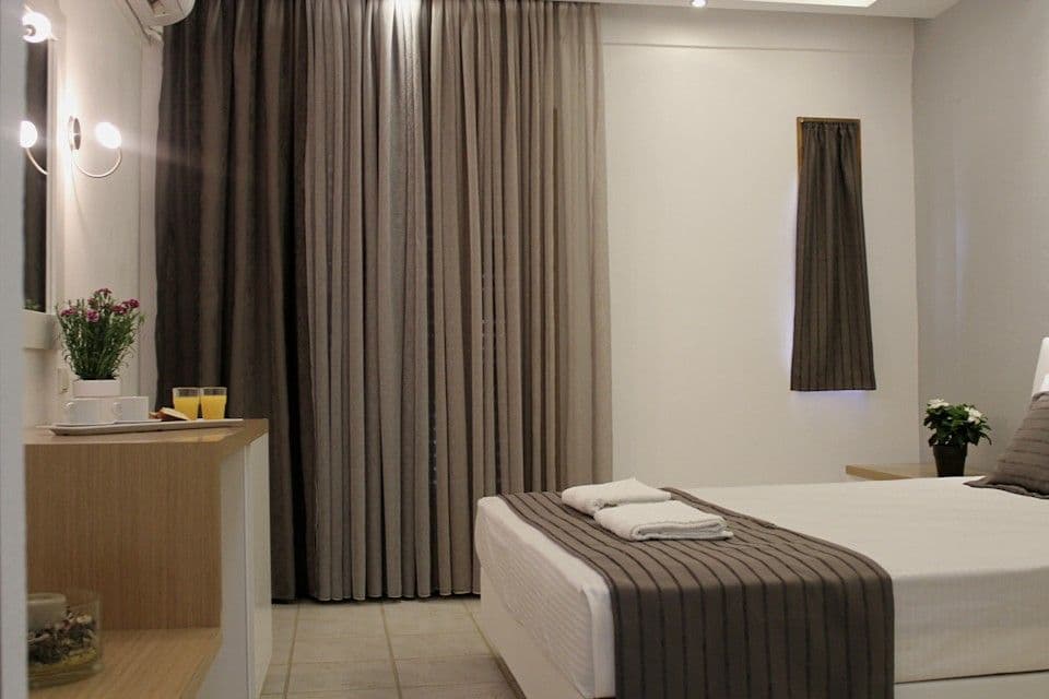 room-types-ZEUSHOTEL-SUI-0.jpg