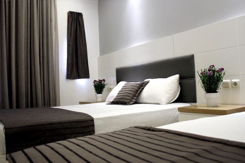 room-types-ZEUSHOTEL-TRPL-0.jpg